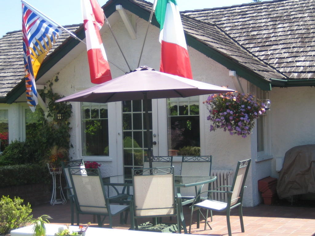 La Rosetta B&B Qualicum Beach Exterior photo