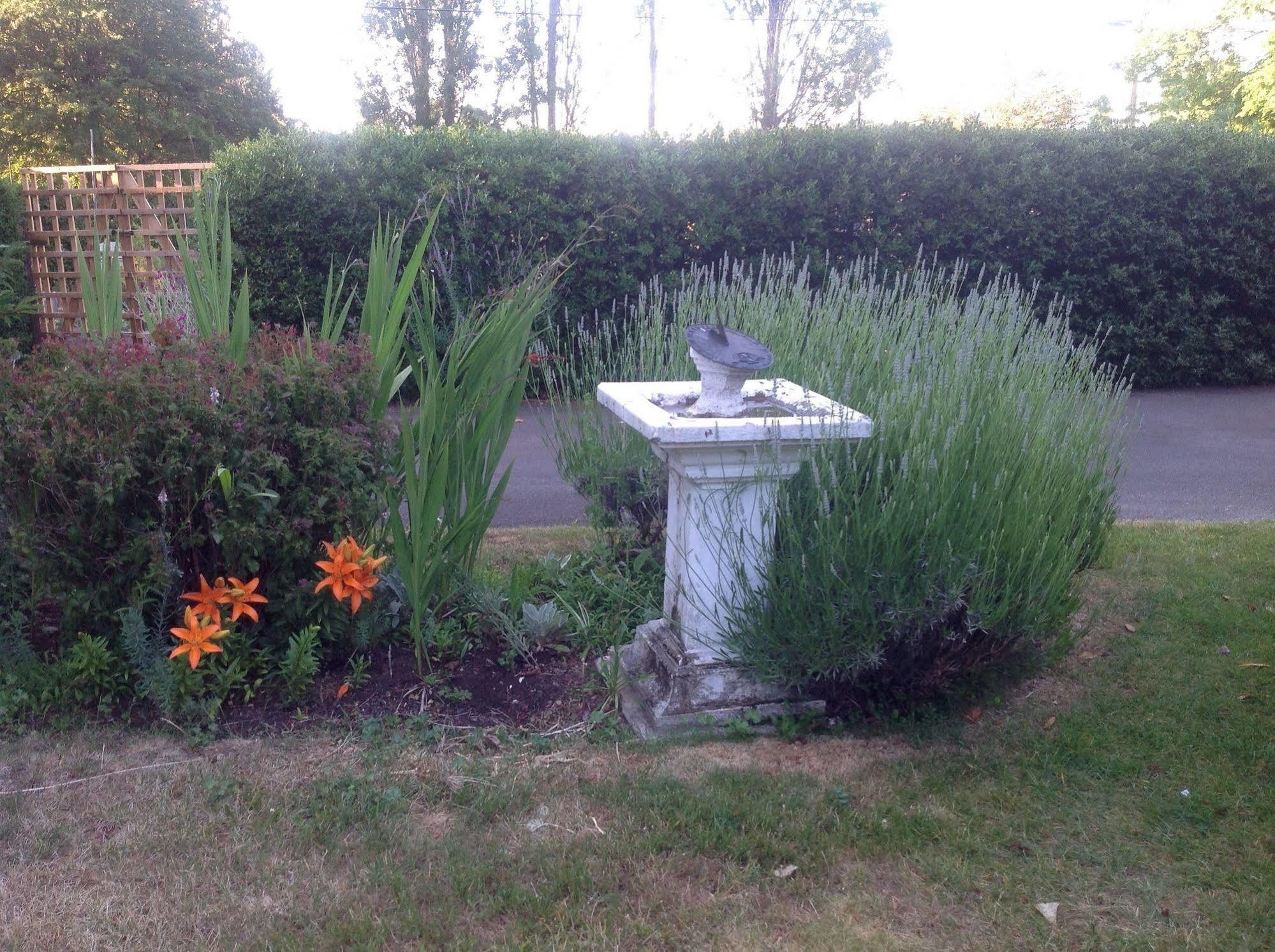 La Rosetta B&B Qualicum Beach Exterior photo
